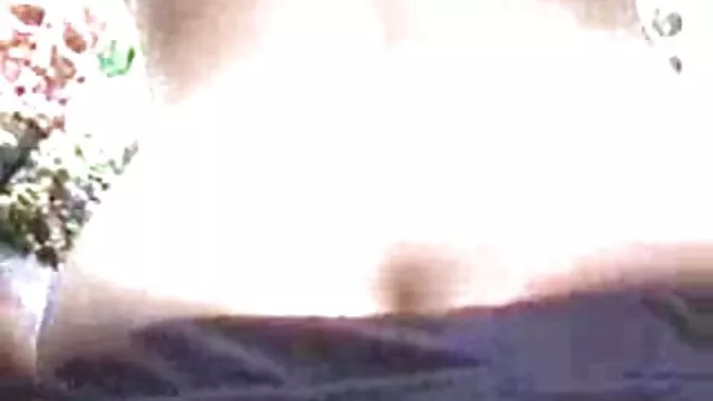 از آنجا که ایمز در ماه اوت ، پوست بهترین راه برای دمار از روزگار درآوردن یه کانال سکسی است