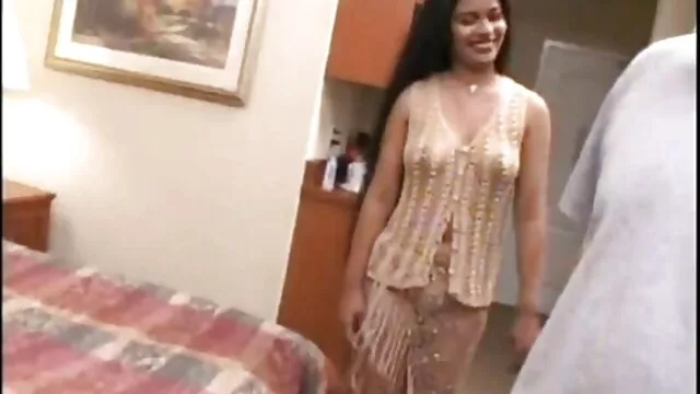 milf انگلیسی تامی را به جوراب شلواری و شلوار لینک کانال سکسب جین احضار می کند