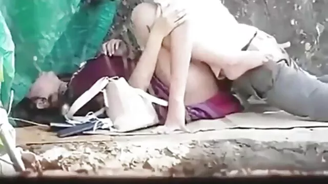 بلعیدن خروس س ک 30 تلگرام بزرگ که باعث می شود کایل پاریس هول کند