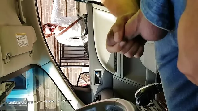 پرستار پنی پکس با انگشتانش بروکلین چیس پورن در تلگرام را معالجه می کند!