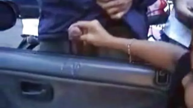 عزیزم بلوند که با آرزوی کانال سکسی ها گربه گربه اش انگشت می زند