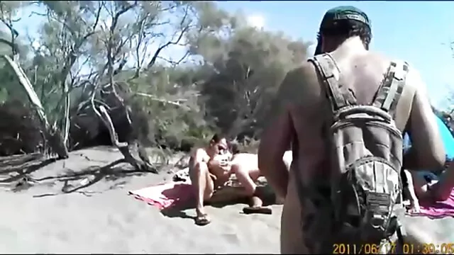 بانوی زیبا با اسباب بازی گربه گربه کانال تلگرام سکسی xxx می زند